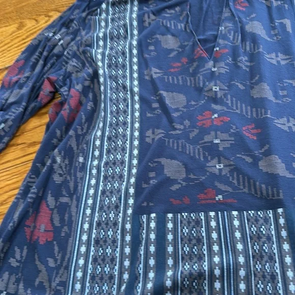 Lucky Brand mixed print boho top. Embroidery on sleeves and shoulders. Small. - Picture 4 of 11